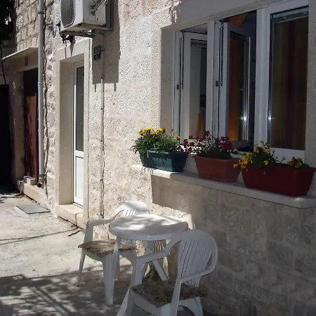 Apartment By The Sea Pucisca, Brac - 11263 *